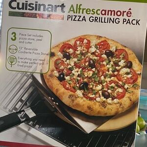 Cuisinart Alfrescamoré Pizza Grilling Pack - Black and Green